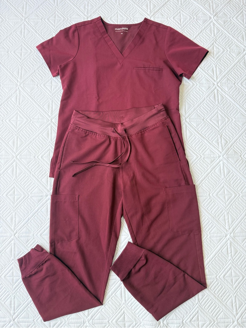 Mandala Scrubs Set V-Neck Scrub Top & Drawstring Cargo Jogger Pants Size XS